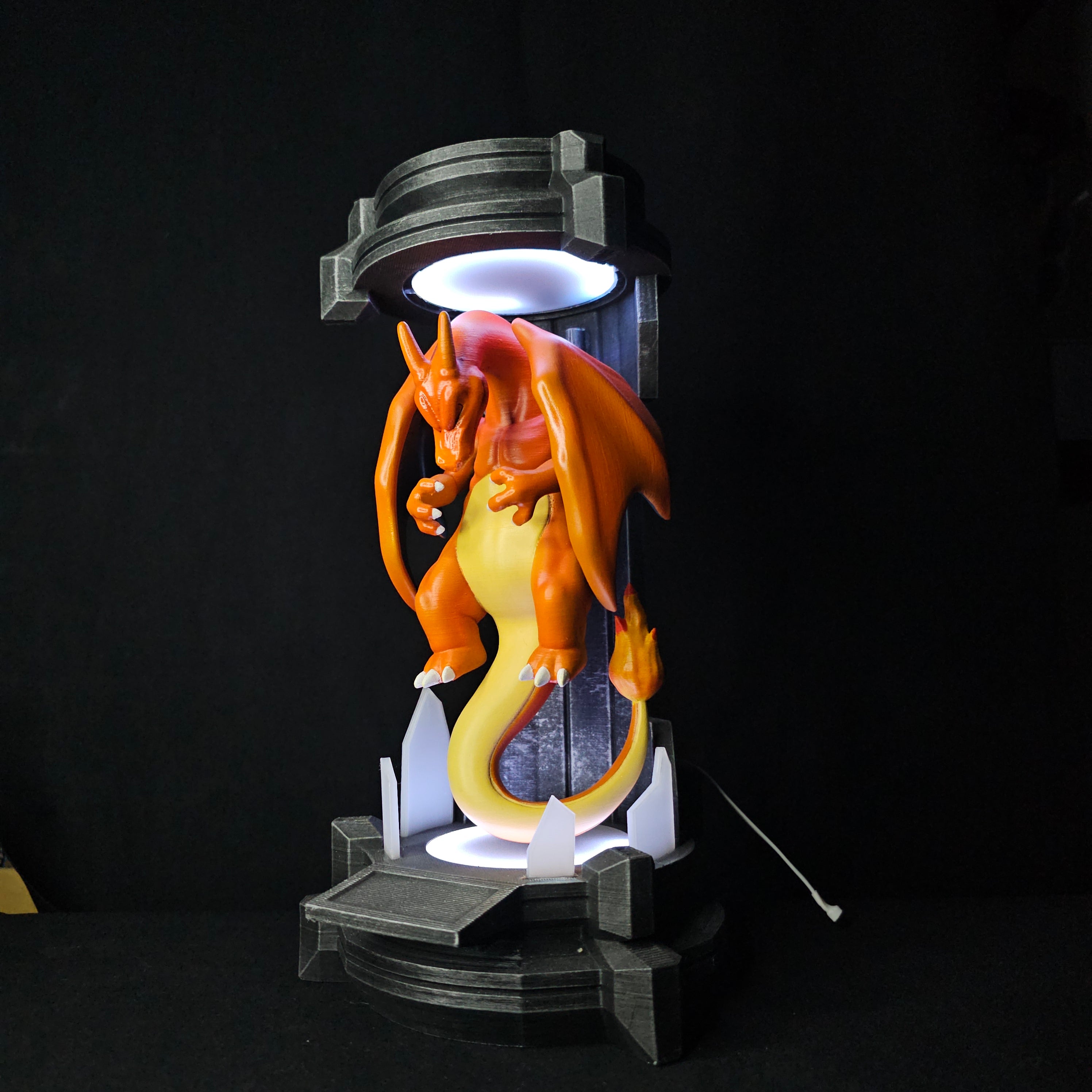 Lámpara Charizard en Incubadora RGB