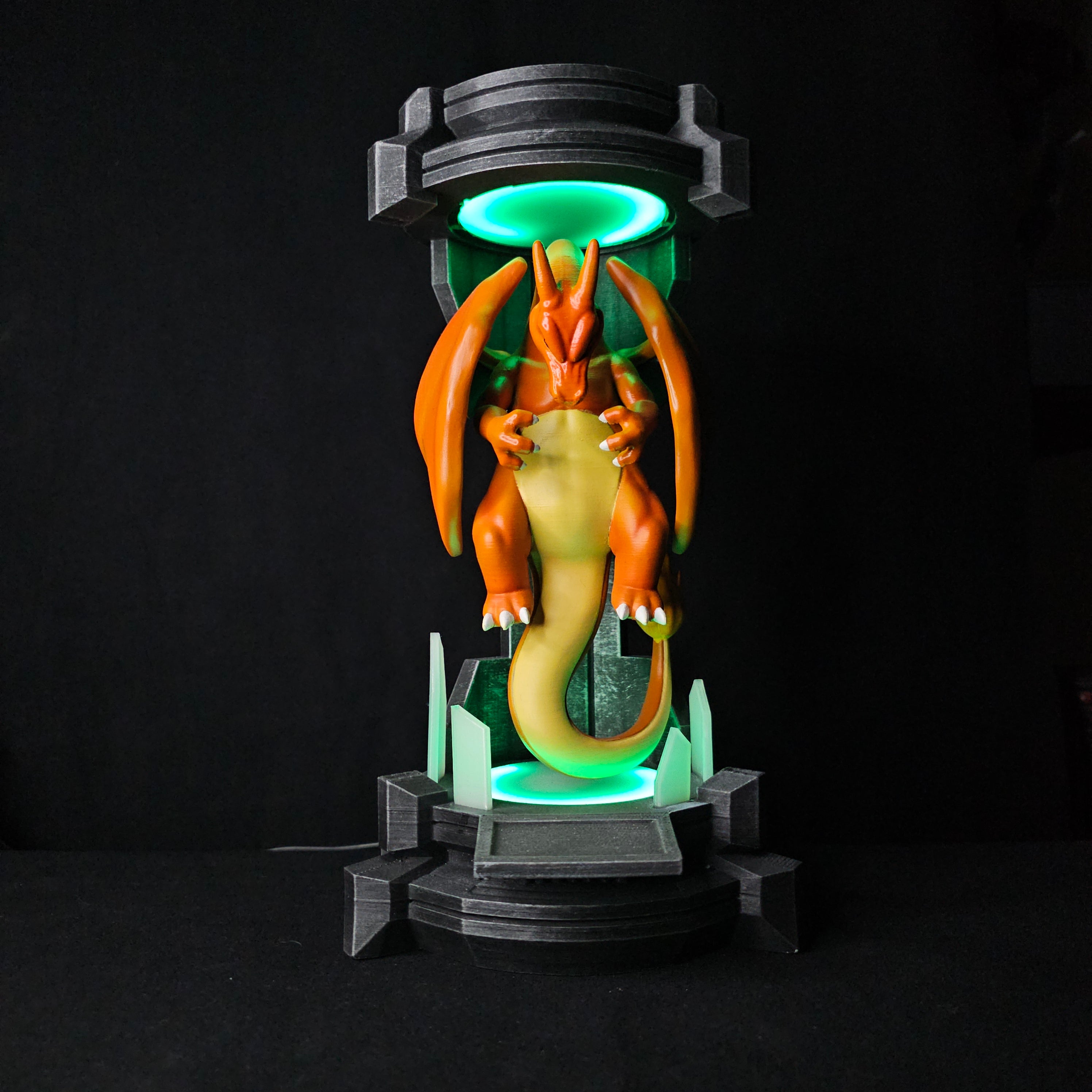 Lámpara Charizard en Incubadora RGB