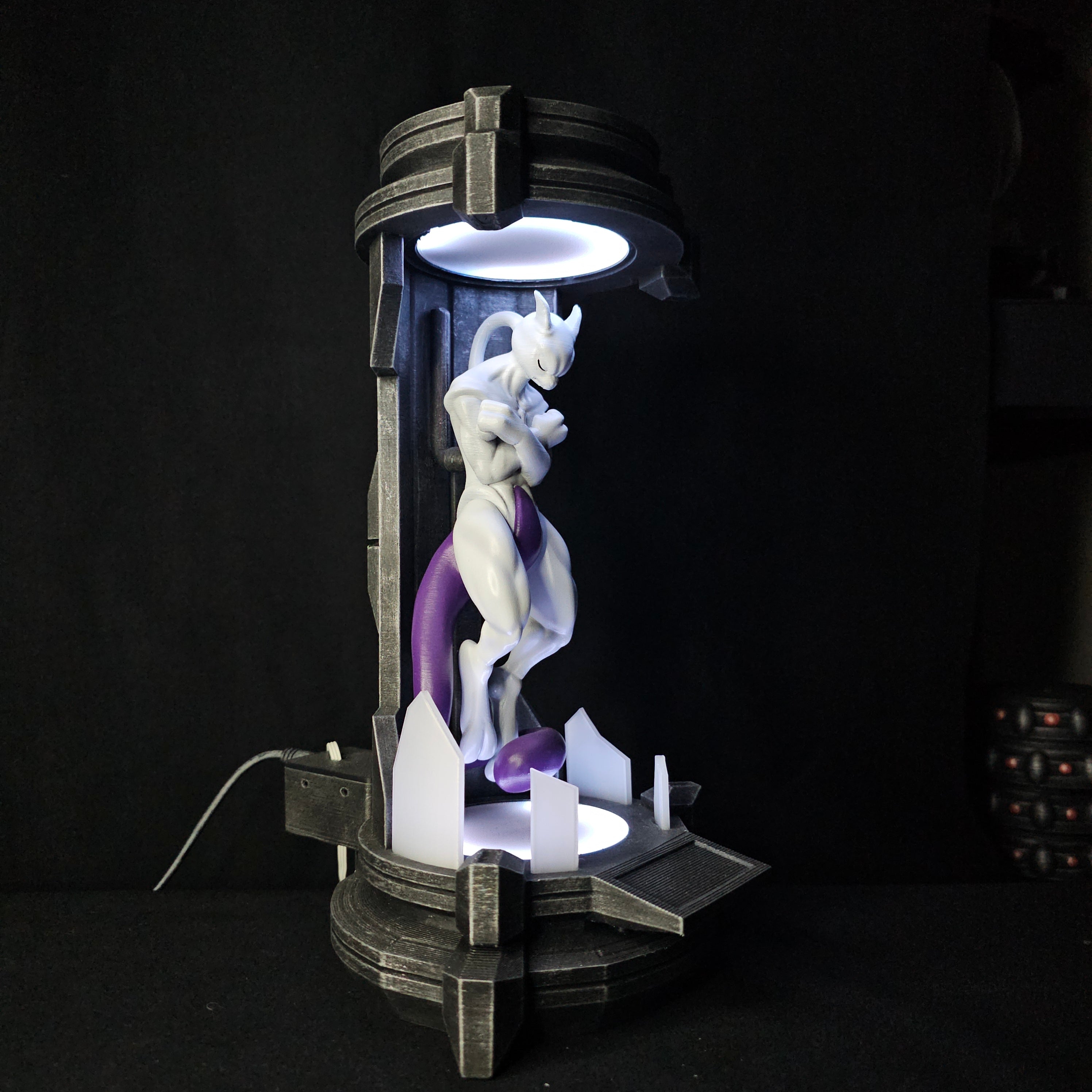 Lámpara Mewtwo en Incubadora RGB